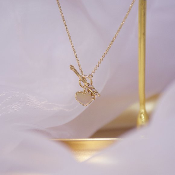 NEW 14K Gold Plated Love Heart Diamond Cupid Arrow Bar Circle Toggle Necklace - Picture 6 of 13